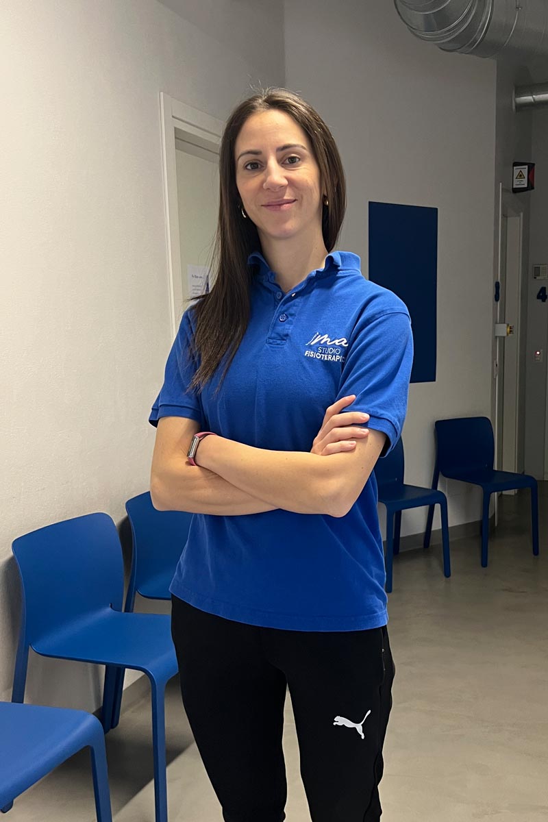 Fisioterapista Simona Albieri presso Studio Mar, esperta in riabilitazione ortopedica e sportiva.